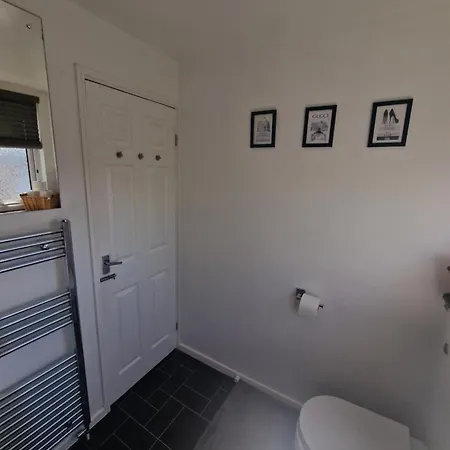 Stylish & Modern 2 Bed House With Free Parking * Лідс