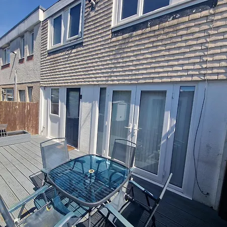 Stylish & Modern 2 Bed House With Free Parking アパート