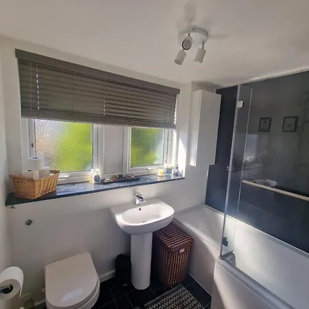 Stylish & Modern 2 Bed House With Free Parking Διαμέρισμα Λιντς